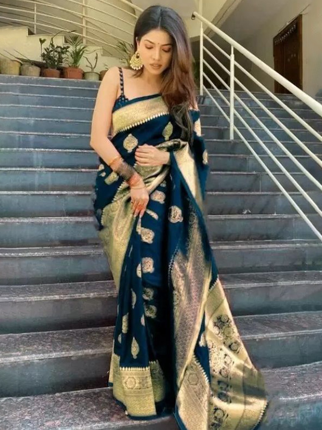 

KALINI Woven Design Zari Pure Silk Kanjeevaram Saree, Blue