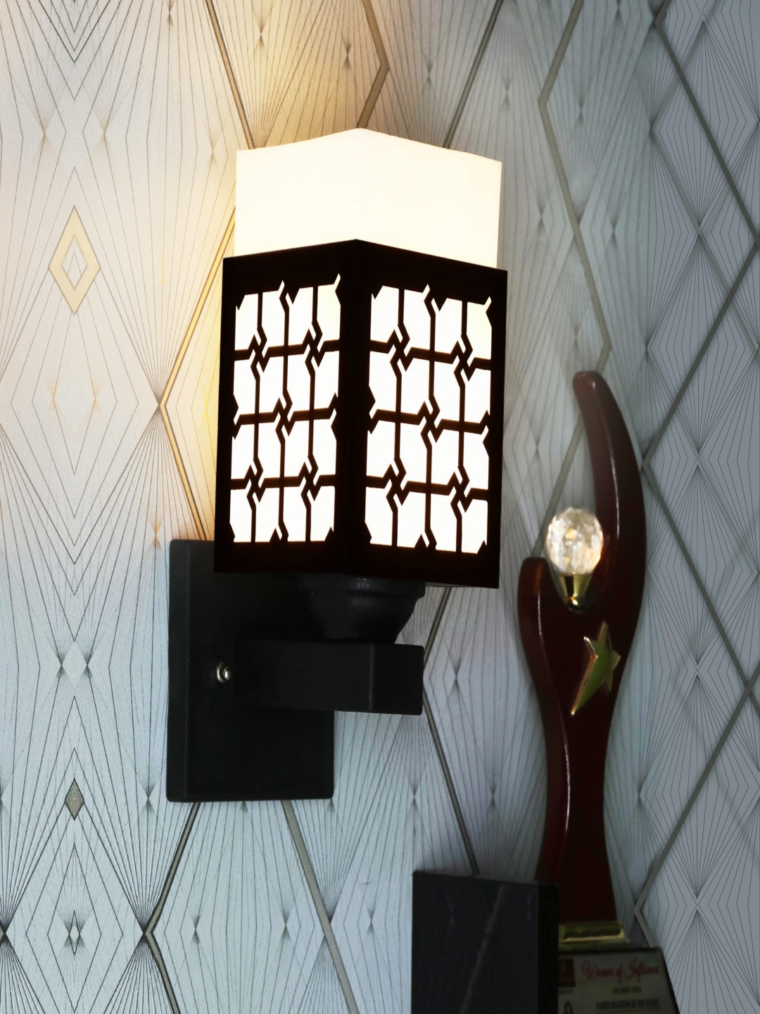 

Gojeeva Black & White Textured Wooden Square Shaped Wall Lamp