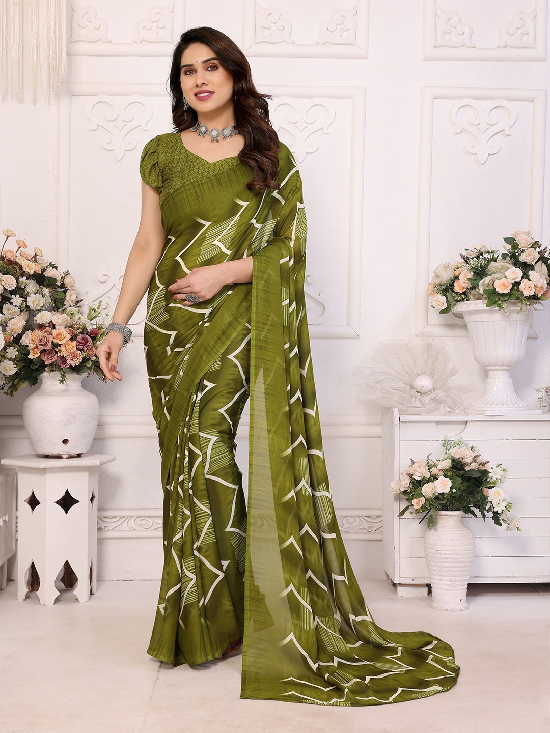 

Moda Rapido Poly Georgette Saree, Green