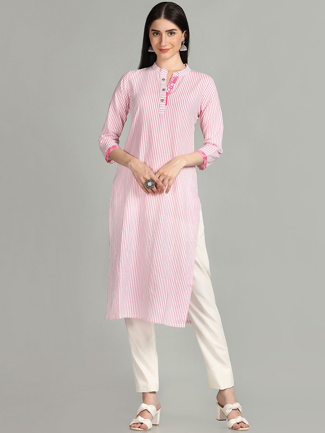 

DIVASTRI Women Printed Thread Work Kurta, Pink