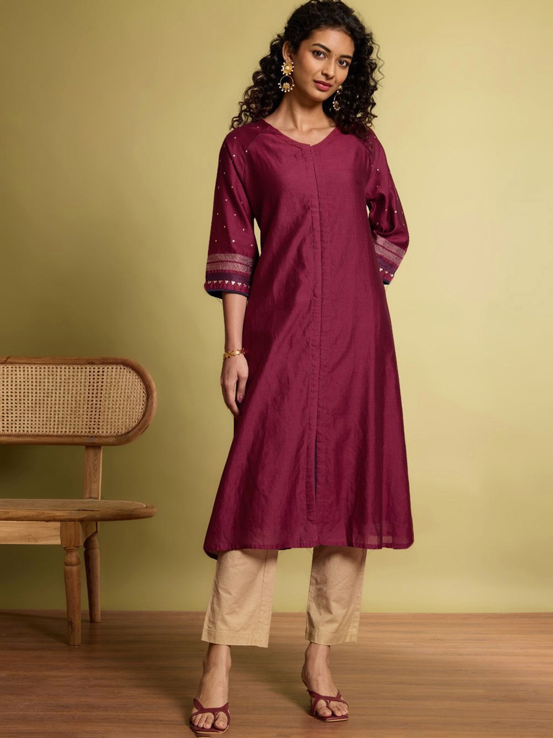 

Taneira Cotton Silk V-Neck A-Line Kurta, Pink