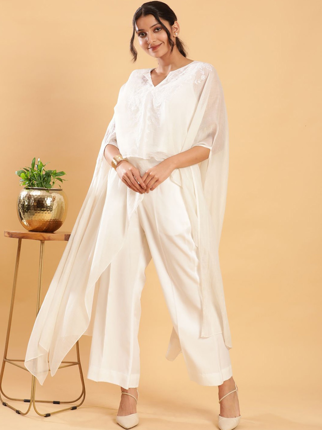 

BohoJazz Signature Long Tail Top with Pant, Off white
