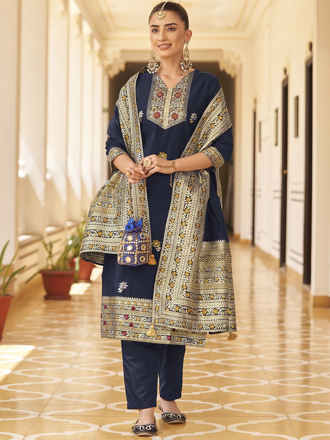 

HRITIKA Women Floral Regular Kurta with Trousers & With Dupatta, Navy blue