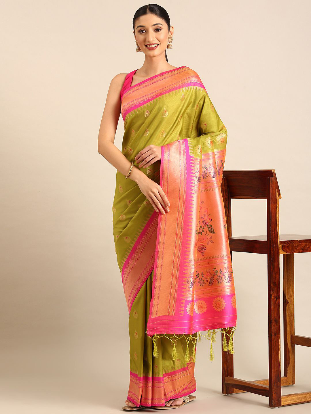 

DIVASTRI Woven Design Zari Silk Blend Paithani Saree, Green