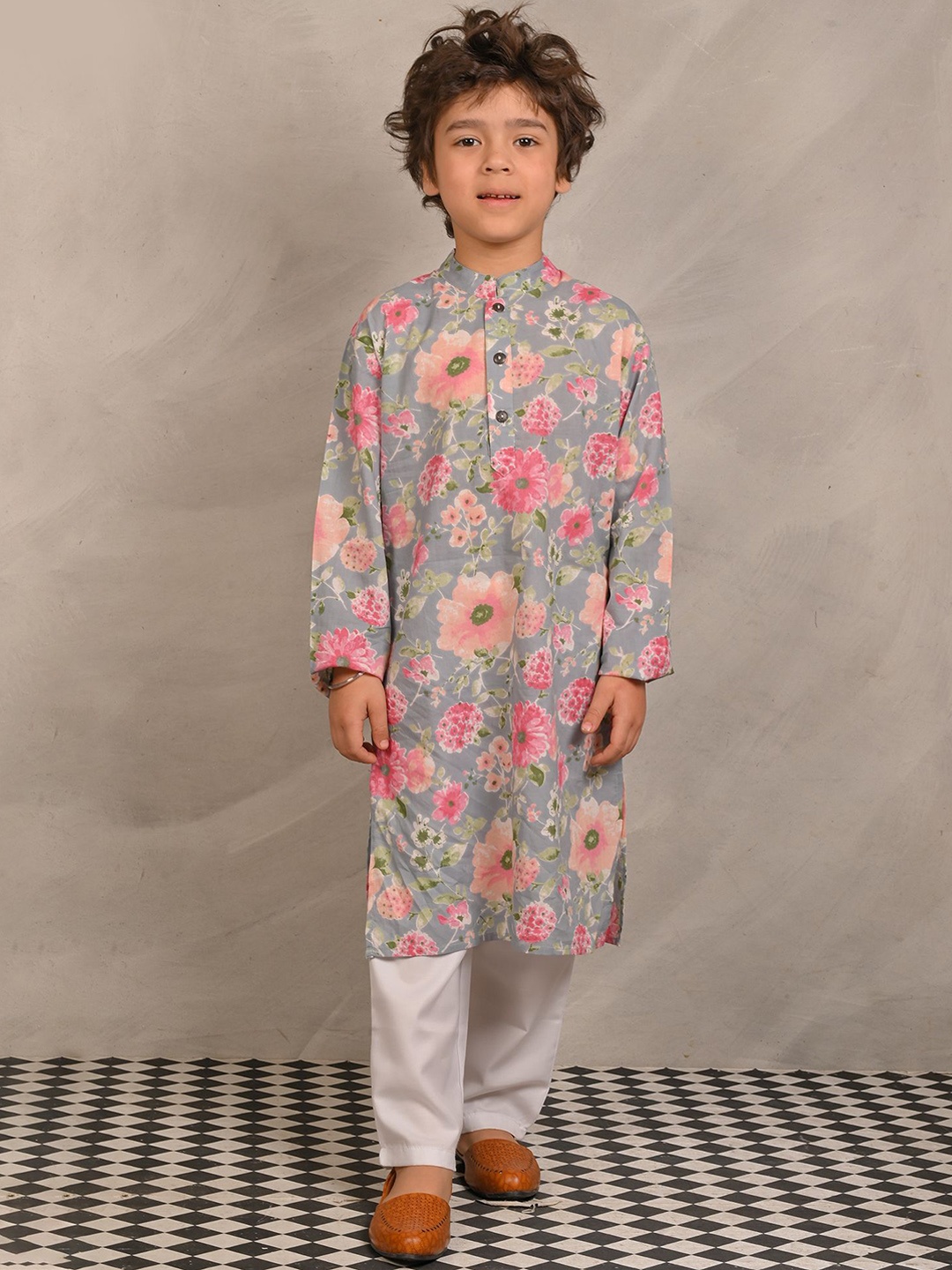 

Anthrilo Boys Floral Printed Regular Pure Cotton Kurta with Pyjamas, Grey