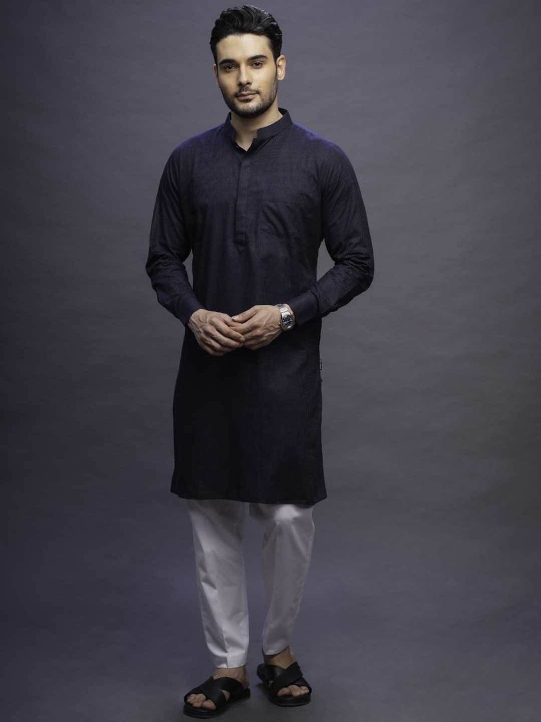 

MASHROO Striped Woven Design Band Collar Rolled-Up Sleeves Straight Kurta, Navy blue