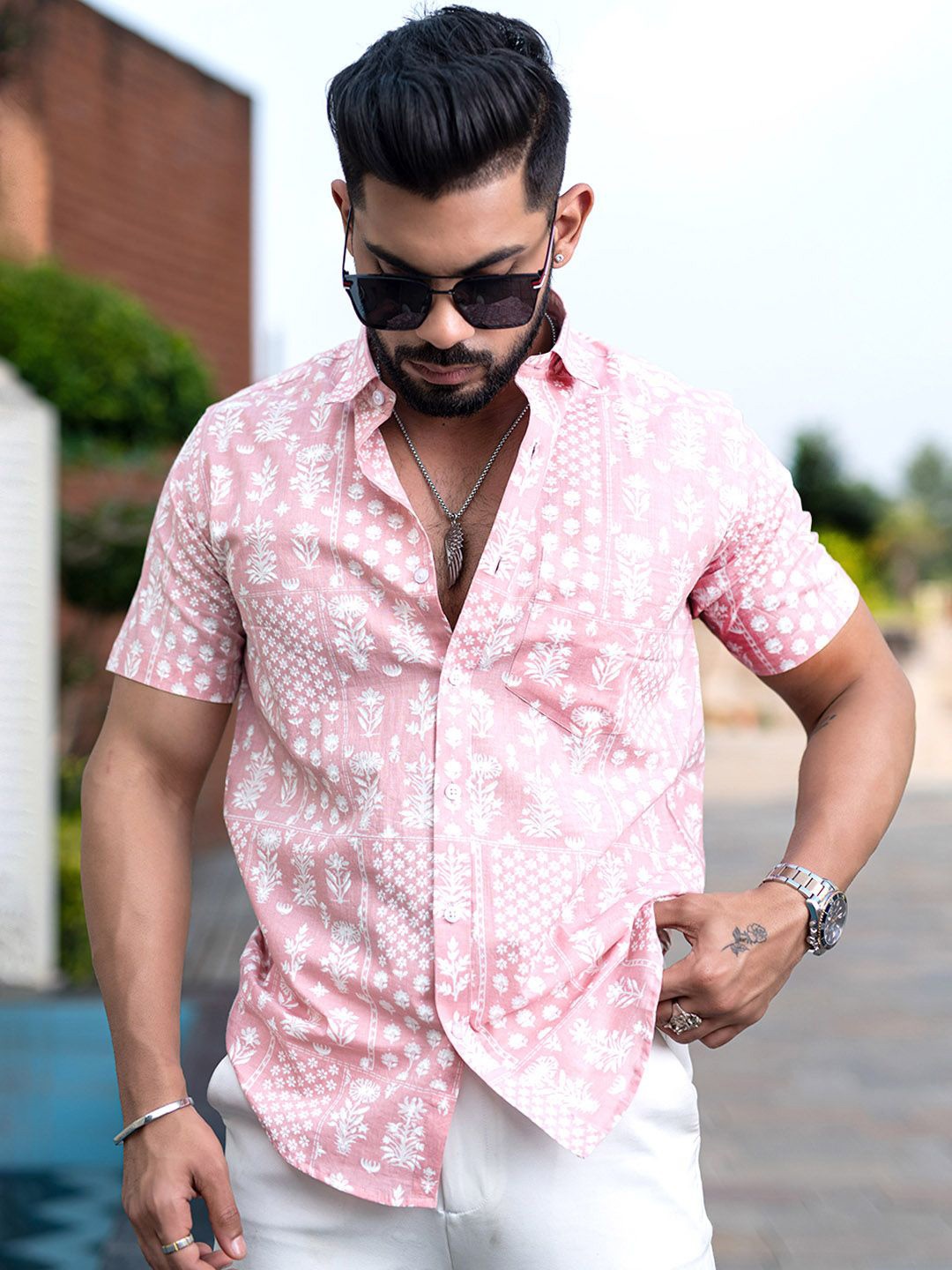 

Tistabene Men Floral Opaque Printed Casual Shirt, Pink