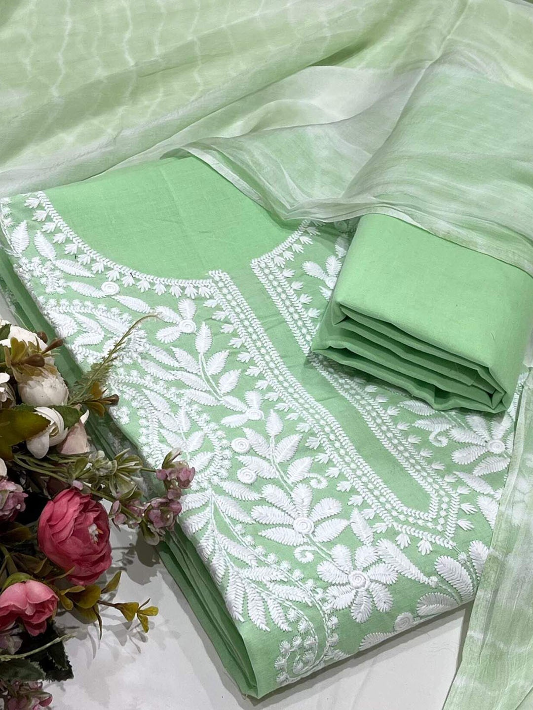 

SALWAR STUDIO Floral Embroidered Thread Work Cotton Unstitched Dress Material, Green
