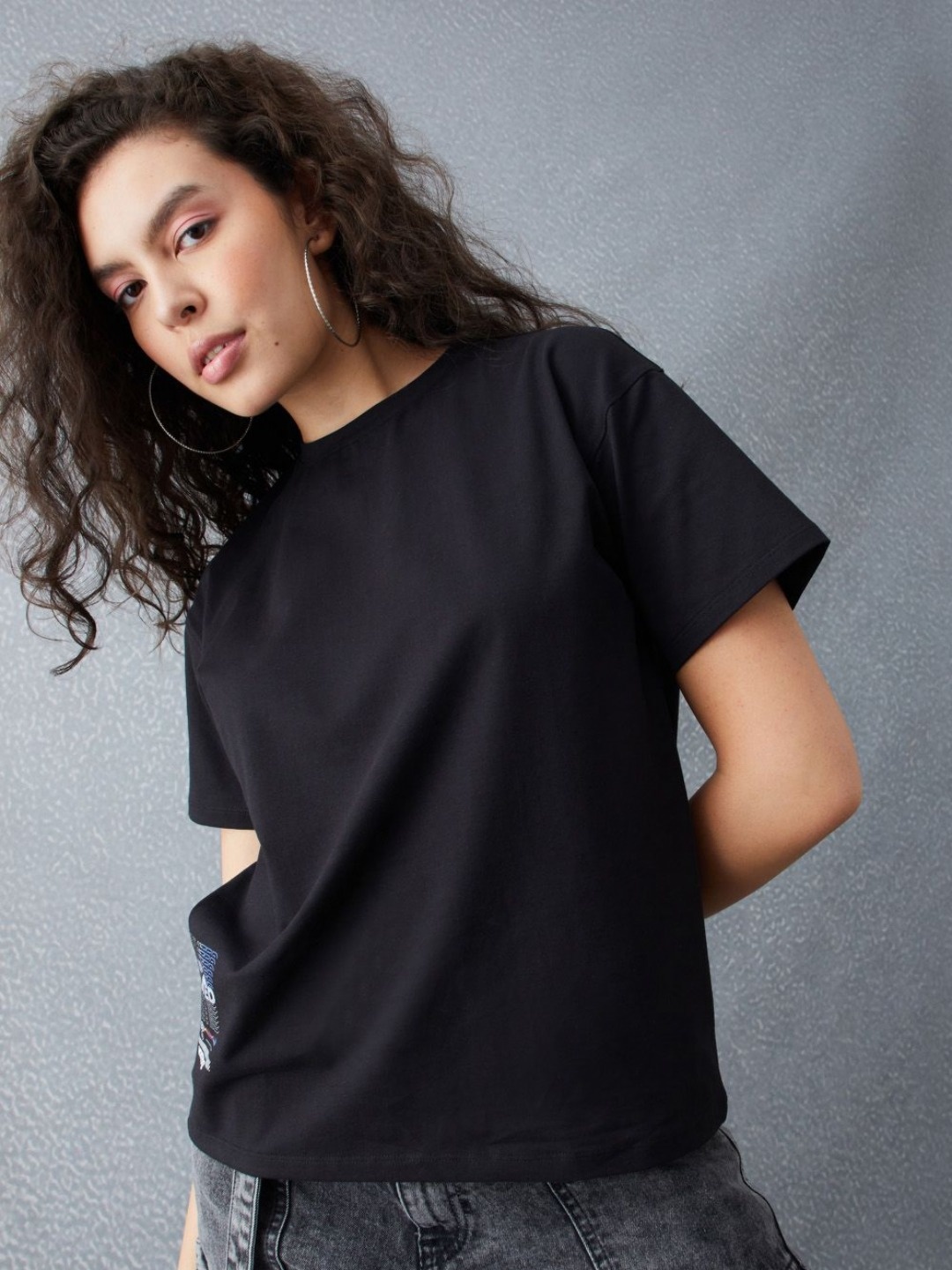 

VOLTEDGE Women Typography Chelsea Kevin Durant Cut Outs T-shirt, Black