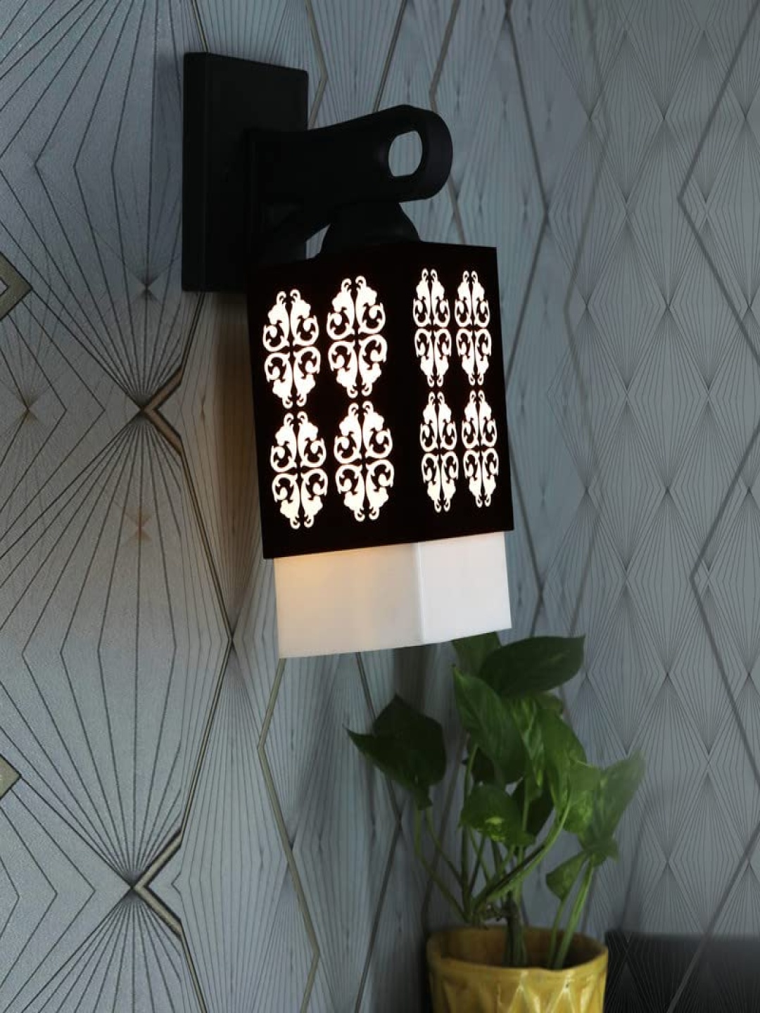 

Gojeeva Black & White Textured Square Shaped Wooden Wall Lamp