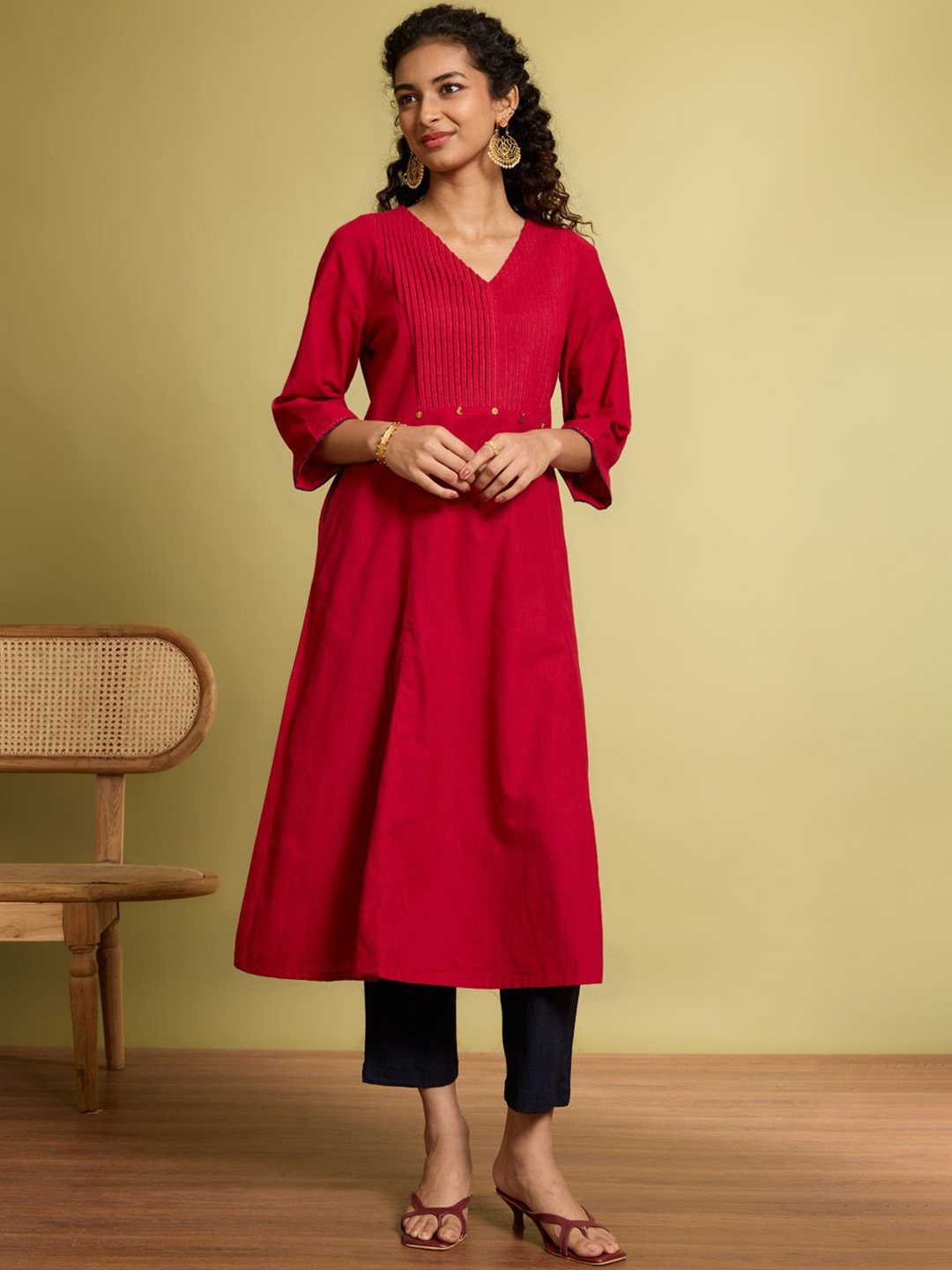 

Taneira Pure Cotton V-Neck A-Line Kurta, Red