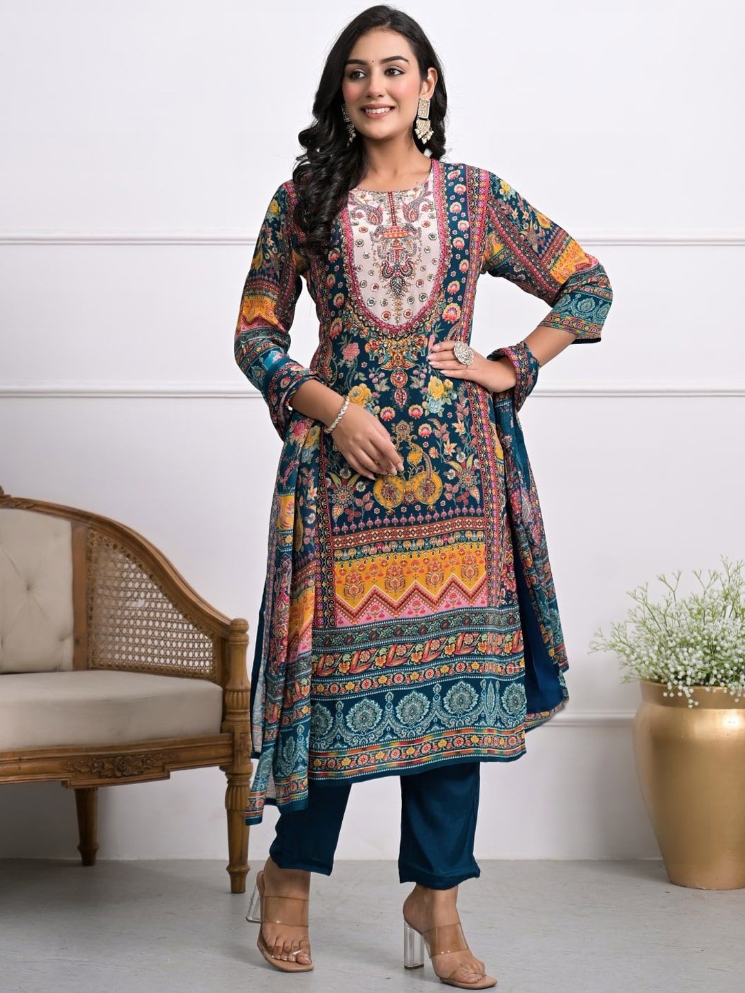 

Sindh Fashion Women Floral Printed Regular Kurta with Trousers & With Dupatta, Blue