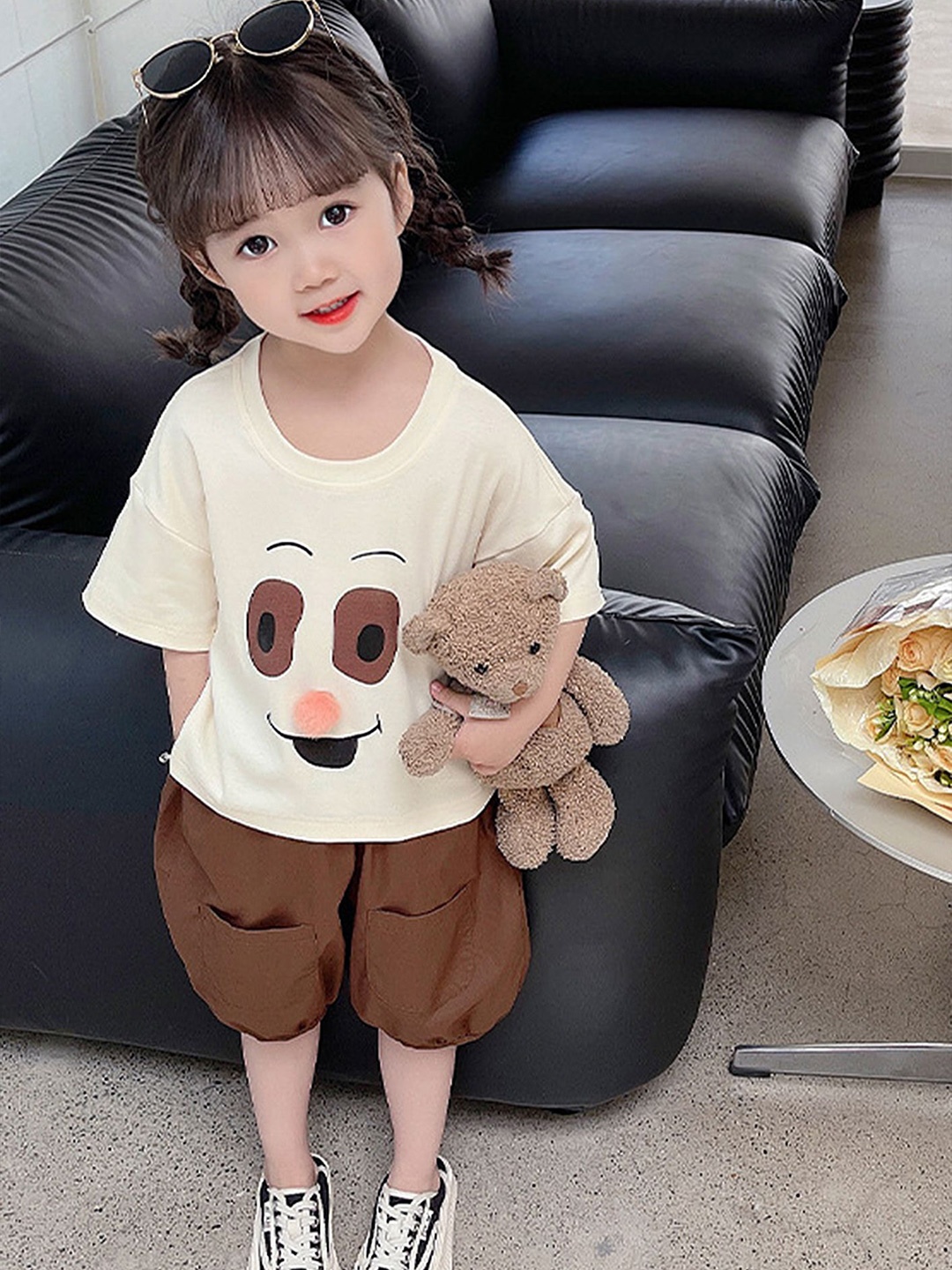 

LULU & SKY Girls Printed T-shirt With Shorts, Beige
