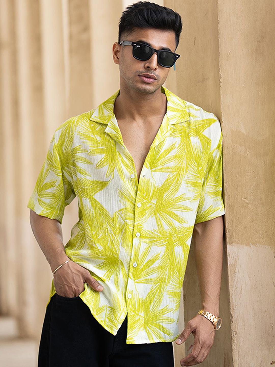 

Powerlook Men Opaque Printed Casual Shirt, Green