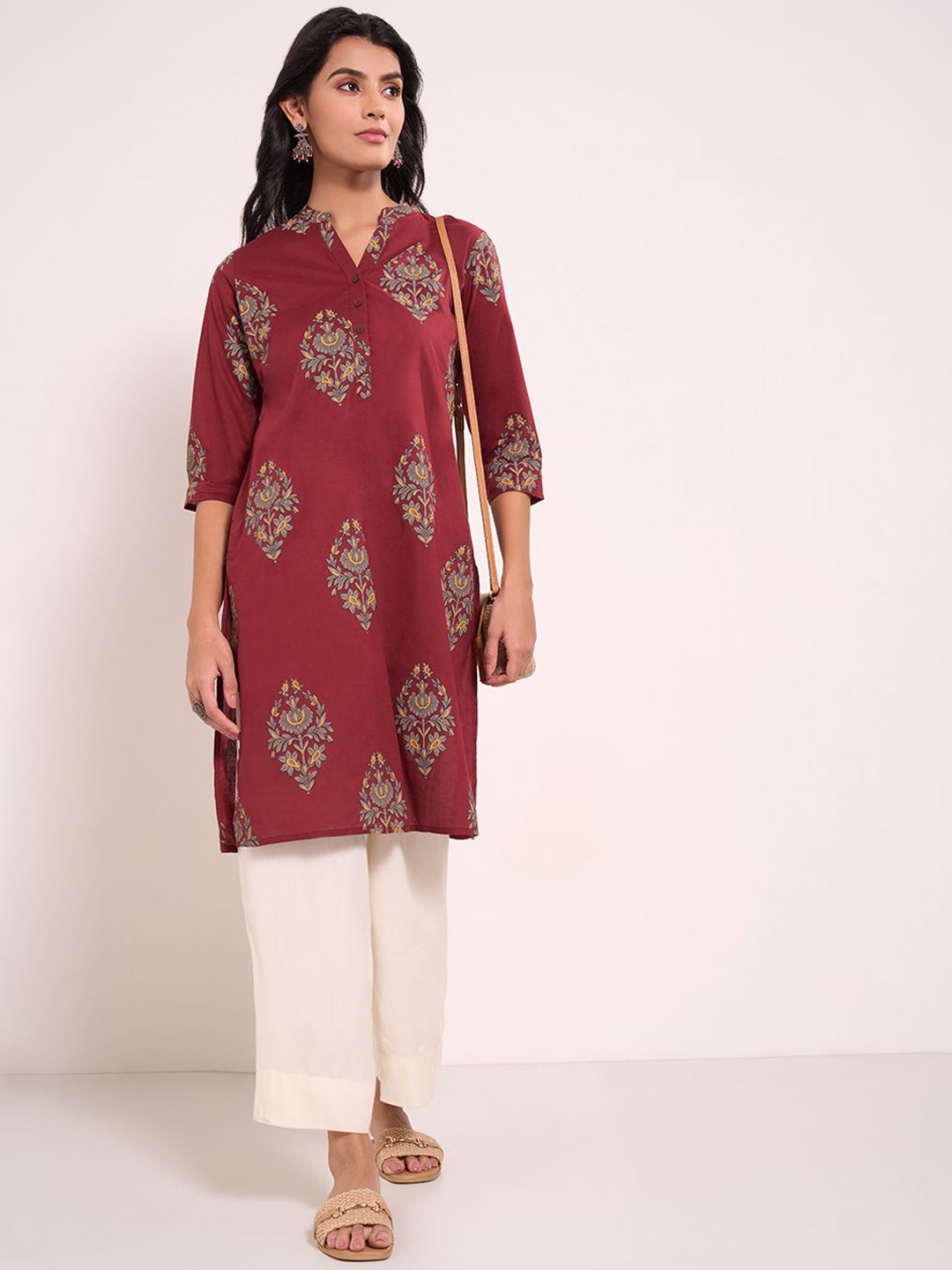 

RANGMANCH BY PANTALOONS Floral Printed Mandarin Collar Cotton Straight Kurta, Maroon