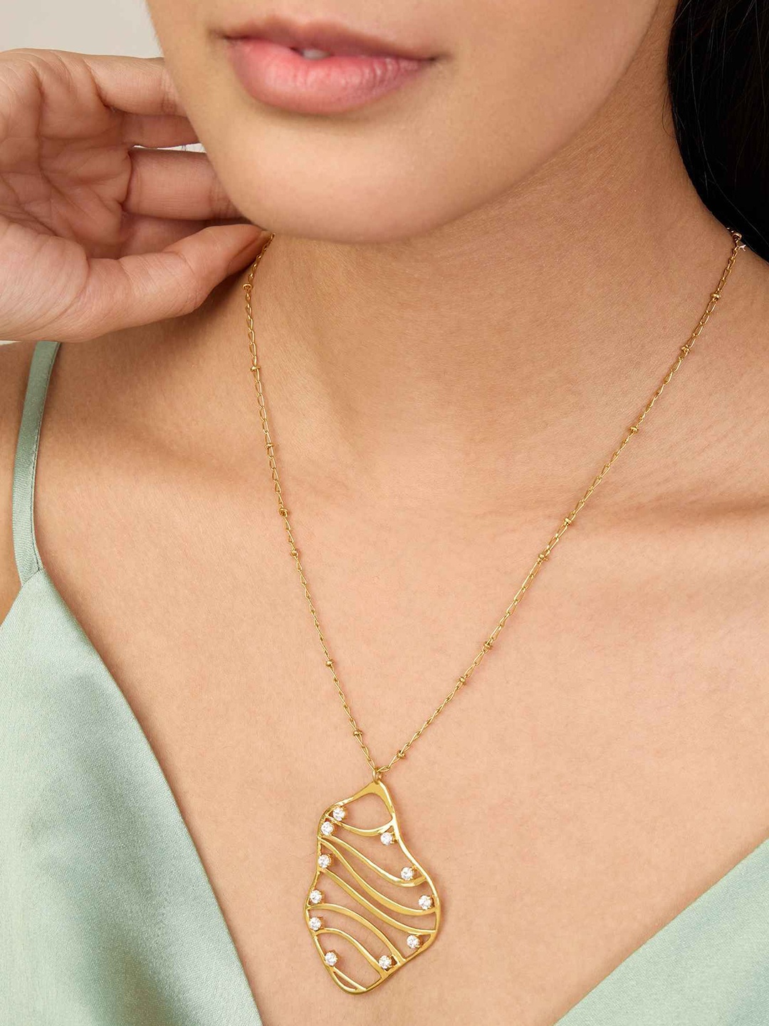 

MNSH Gold-Plated Artificial Stones Studded Statement Necklace