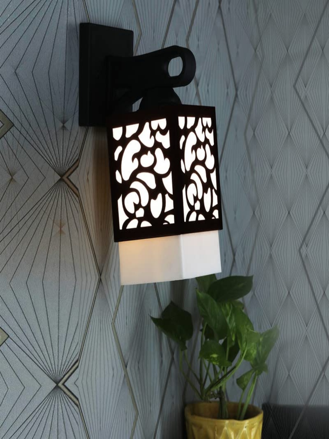 

Gojeeva Black & White Textured Square Shaped Wooden Wall Lamp