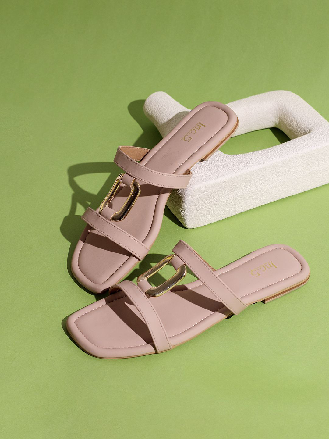 

Inc 5 Women Open Toe Flats with Bows, Beige