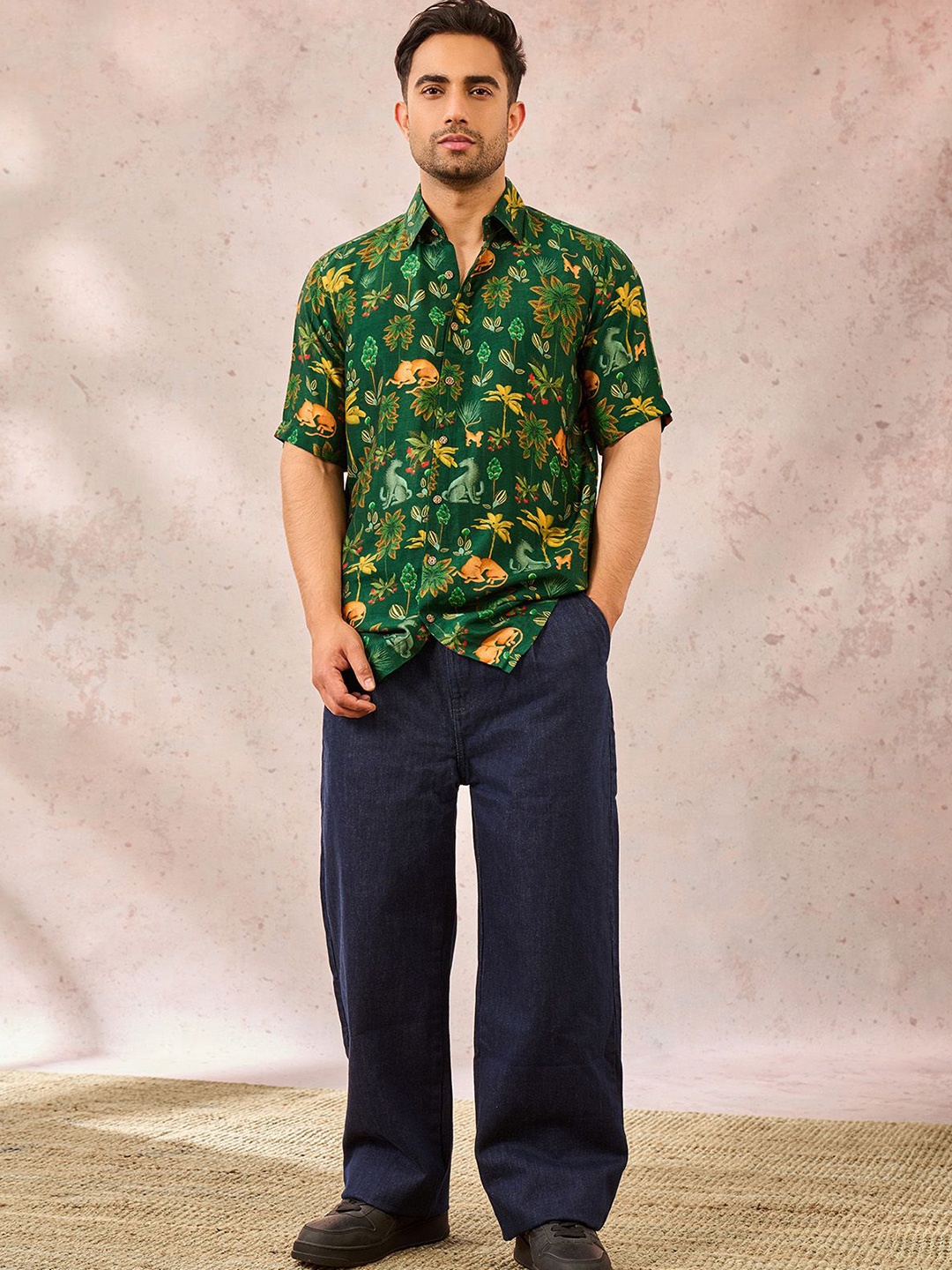 

Masaba Men Relaxed Opaque Printed Casual Shirt, Green