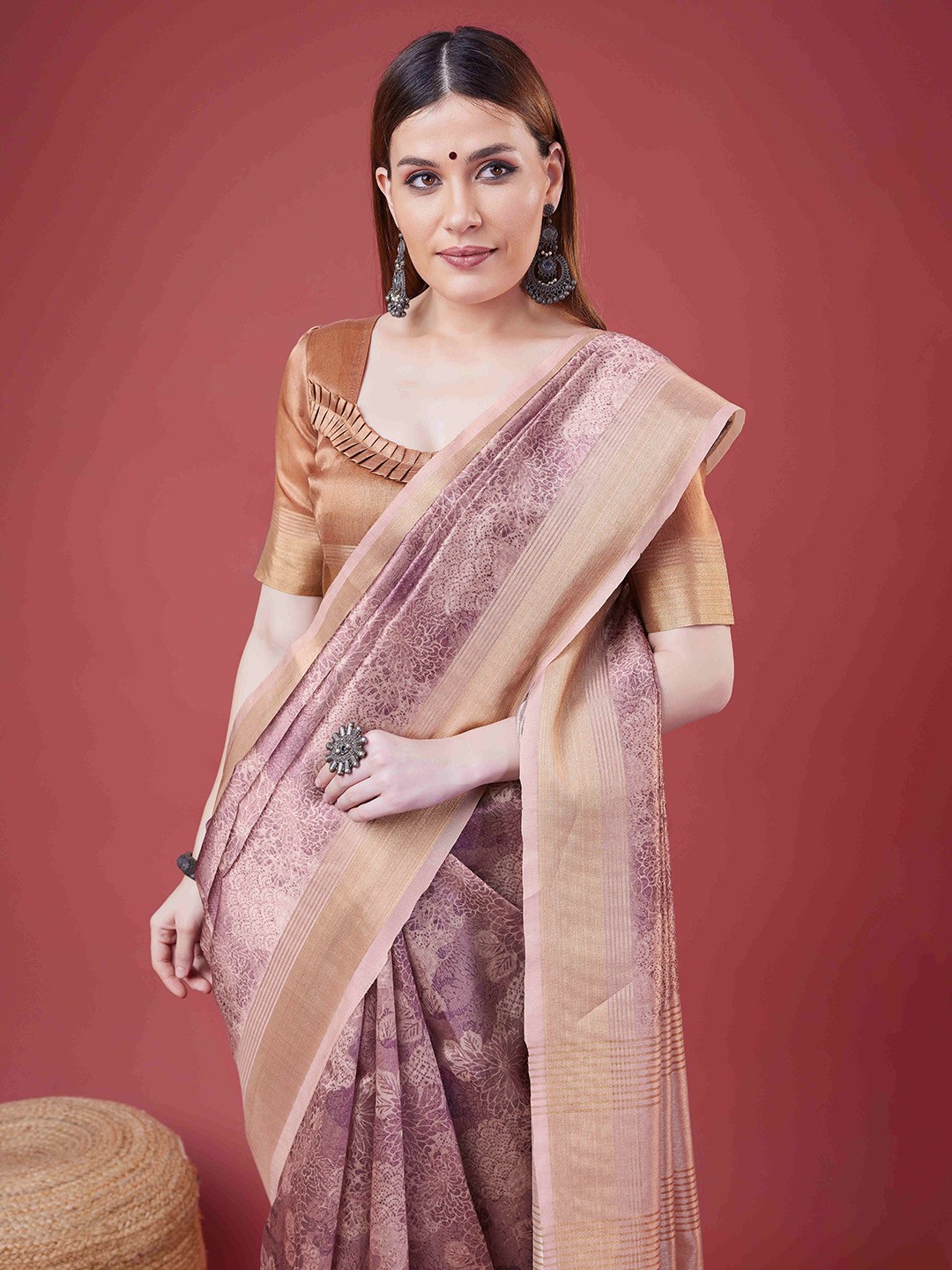 

DIVASTRI Floral Silk Blend Saree, Pink