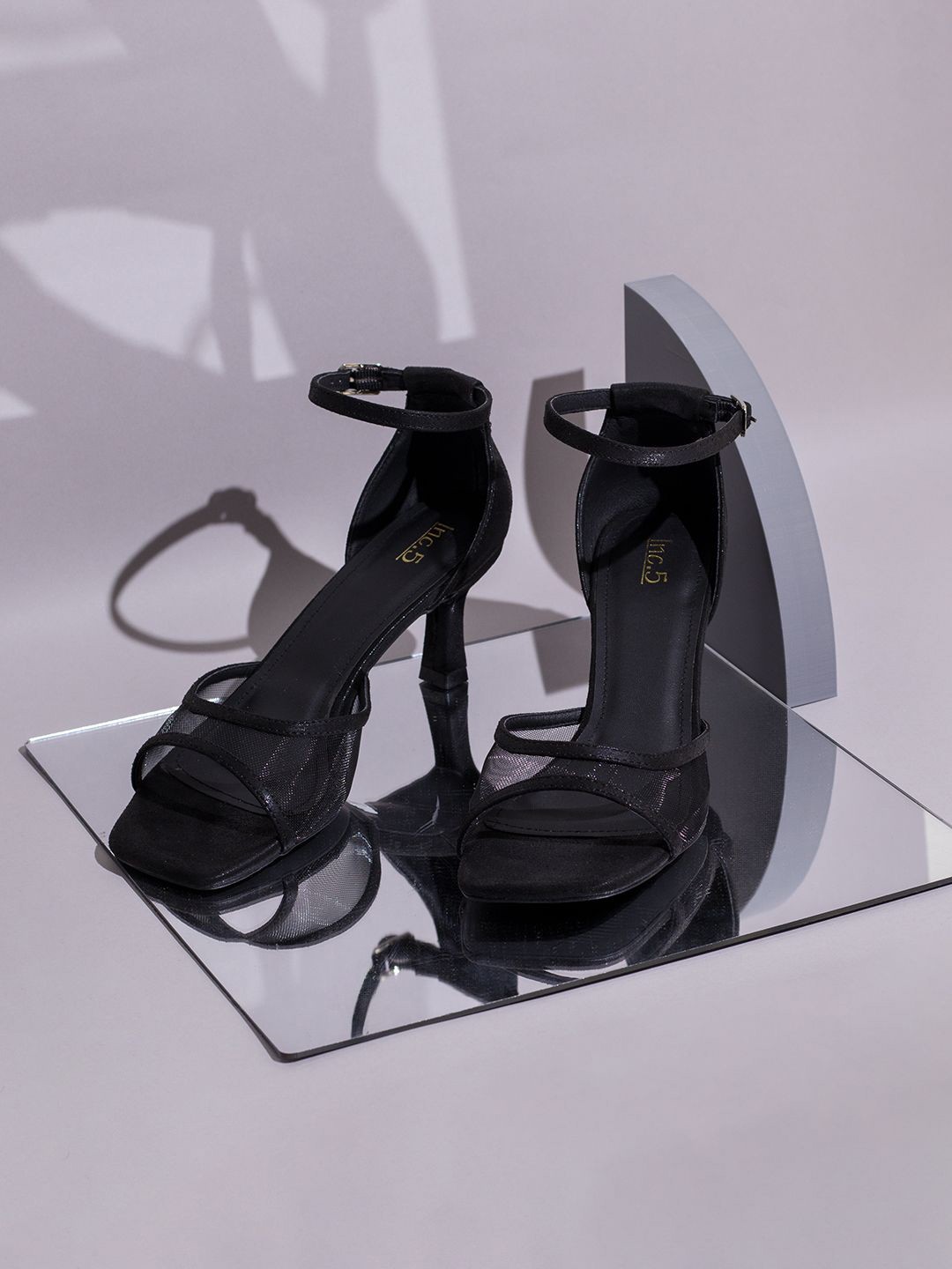 

Inc 5 Party Block Sandals with Bows, Transparent