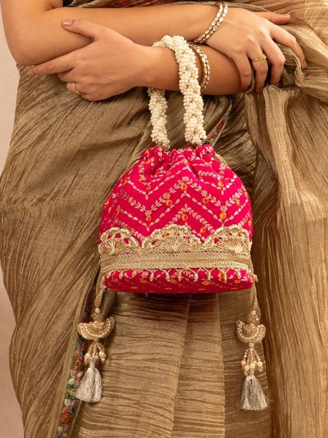 

AMYRA Oversized Structured Handheld Bag with Fringed, Pink