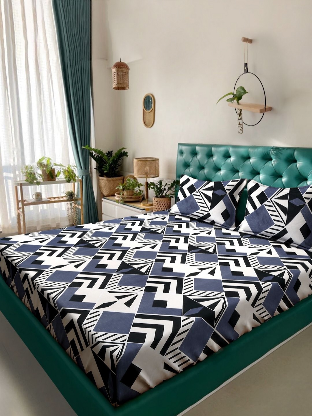 

Aura White & Black Geometric Printed 300 TC King Bedsheet Set 2.50 m X 2.25 m