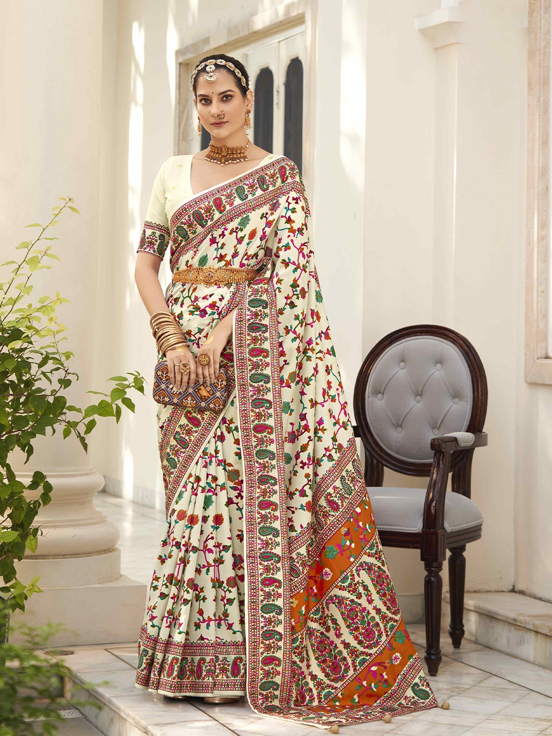 

KCPC BANDHANI Paisley Silk Cotton Banarasi Saree, Off white