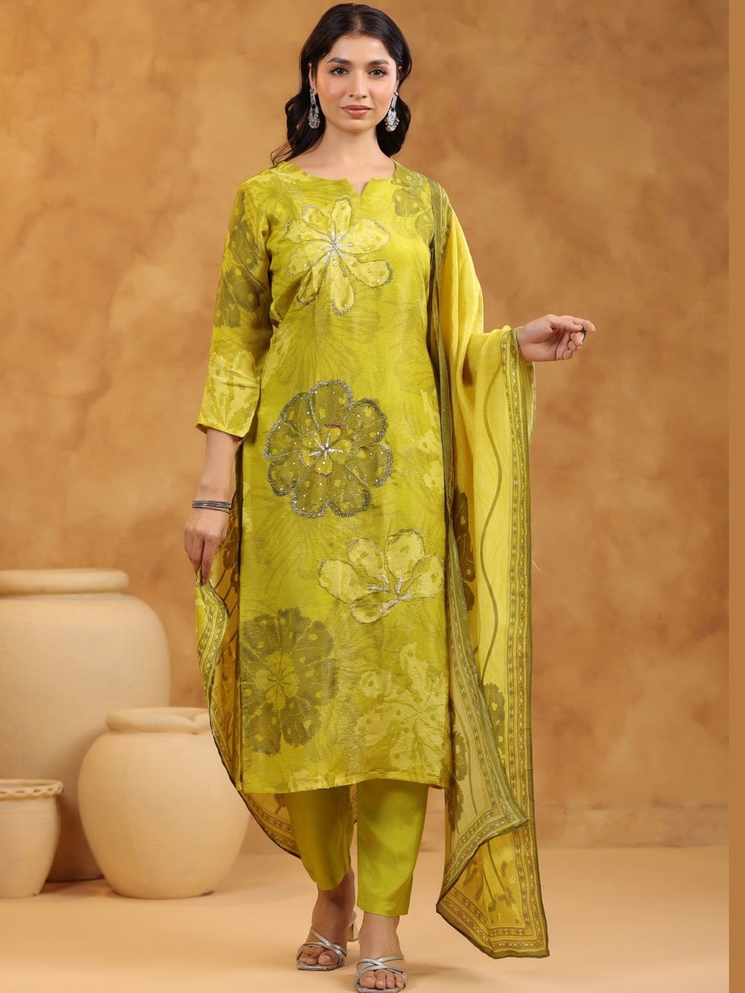

Sindh Fashion Women Floral Printed Regular Beads and Stones Kurta with Trousers & With Dupatta, Green
