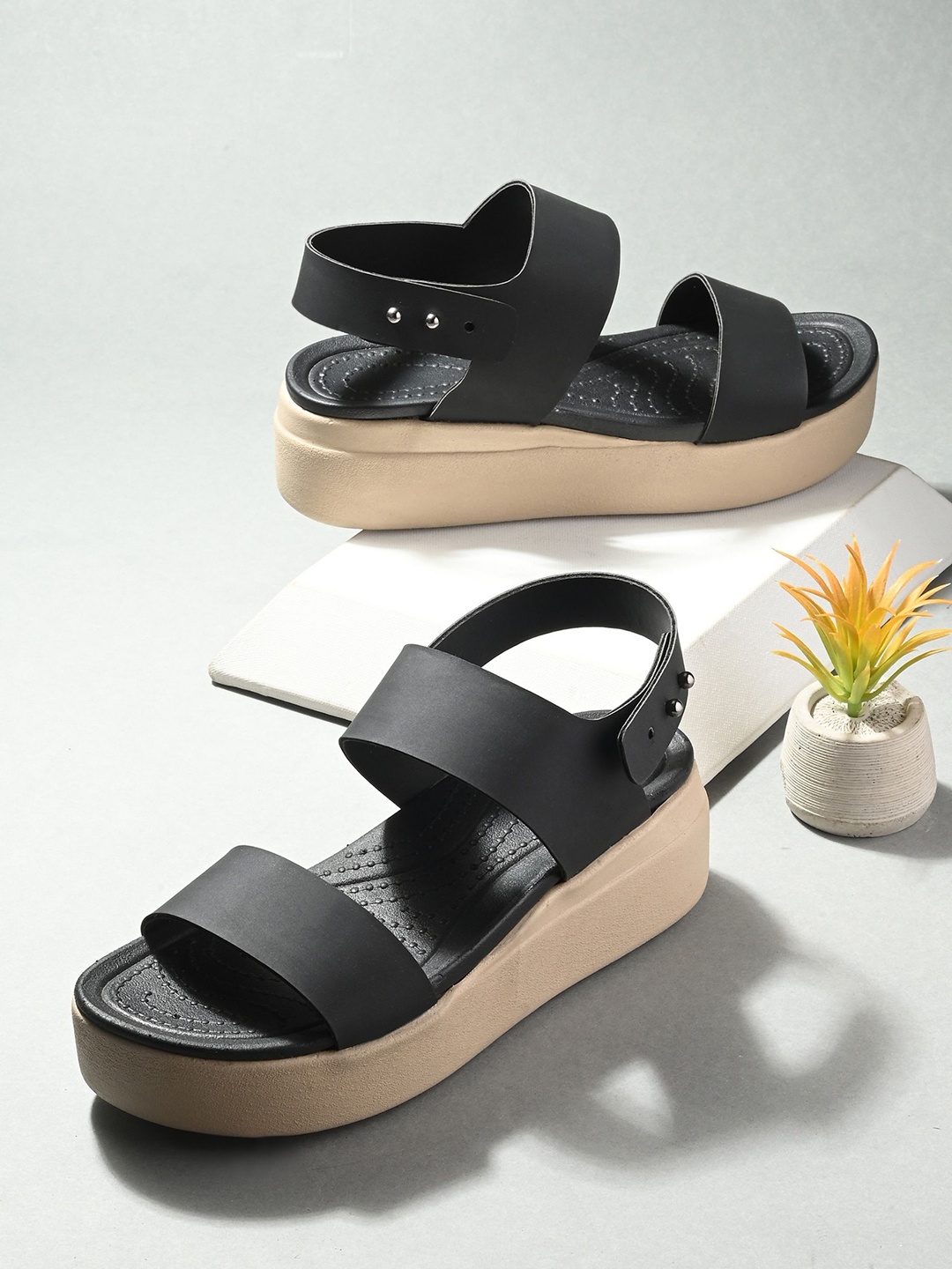 

AfroJack Women Wedge Sandals, Black