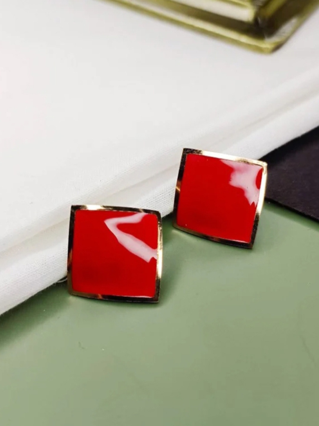 

V FASHION JEWELLERY Copper-Plated Contemporary Studs Earrings, Red