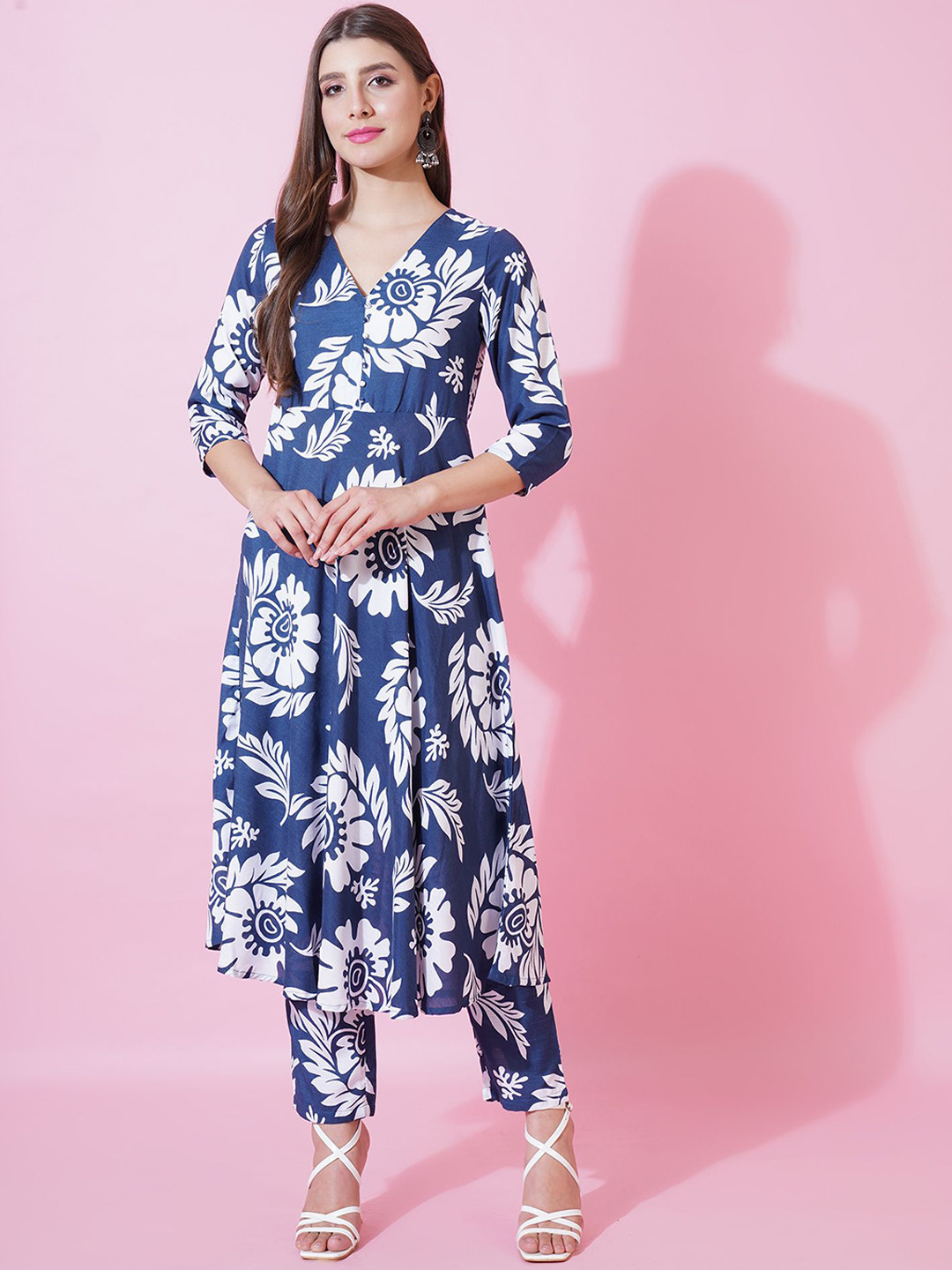 

SANTOPERA DESIGNER Floral Printed V-Neck Anarkali Kurta With Trousers, Blue