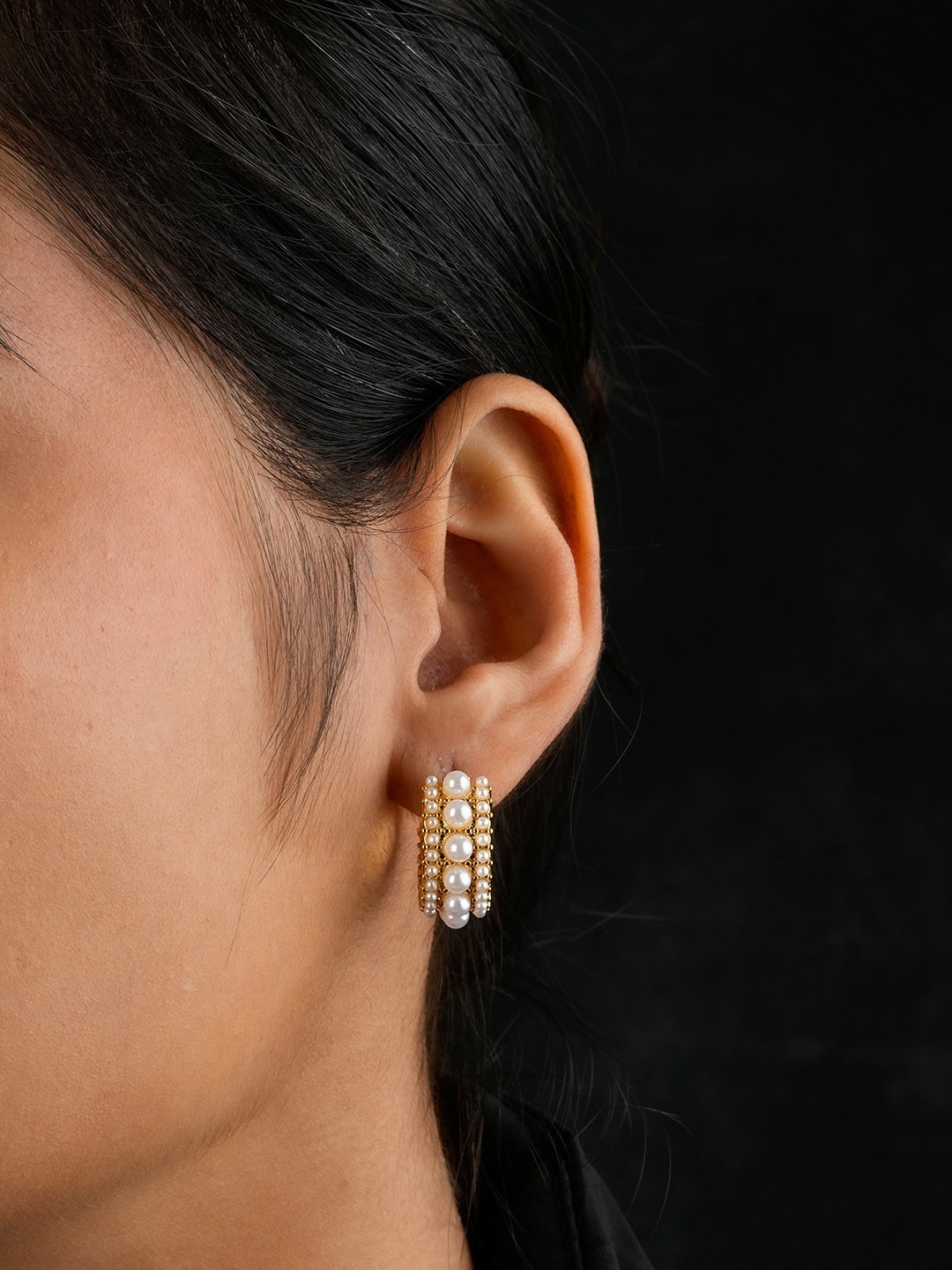 

TOTAPARI Gold-Plated Circular Shaped Half Hoop Earrings