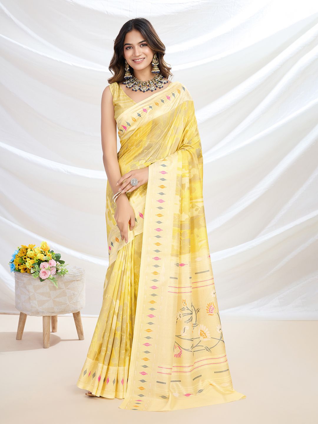 

Ishin Floral Silk Blend Saree, Yellow