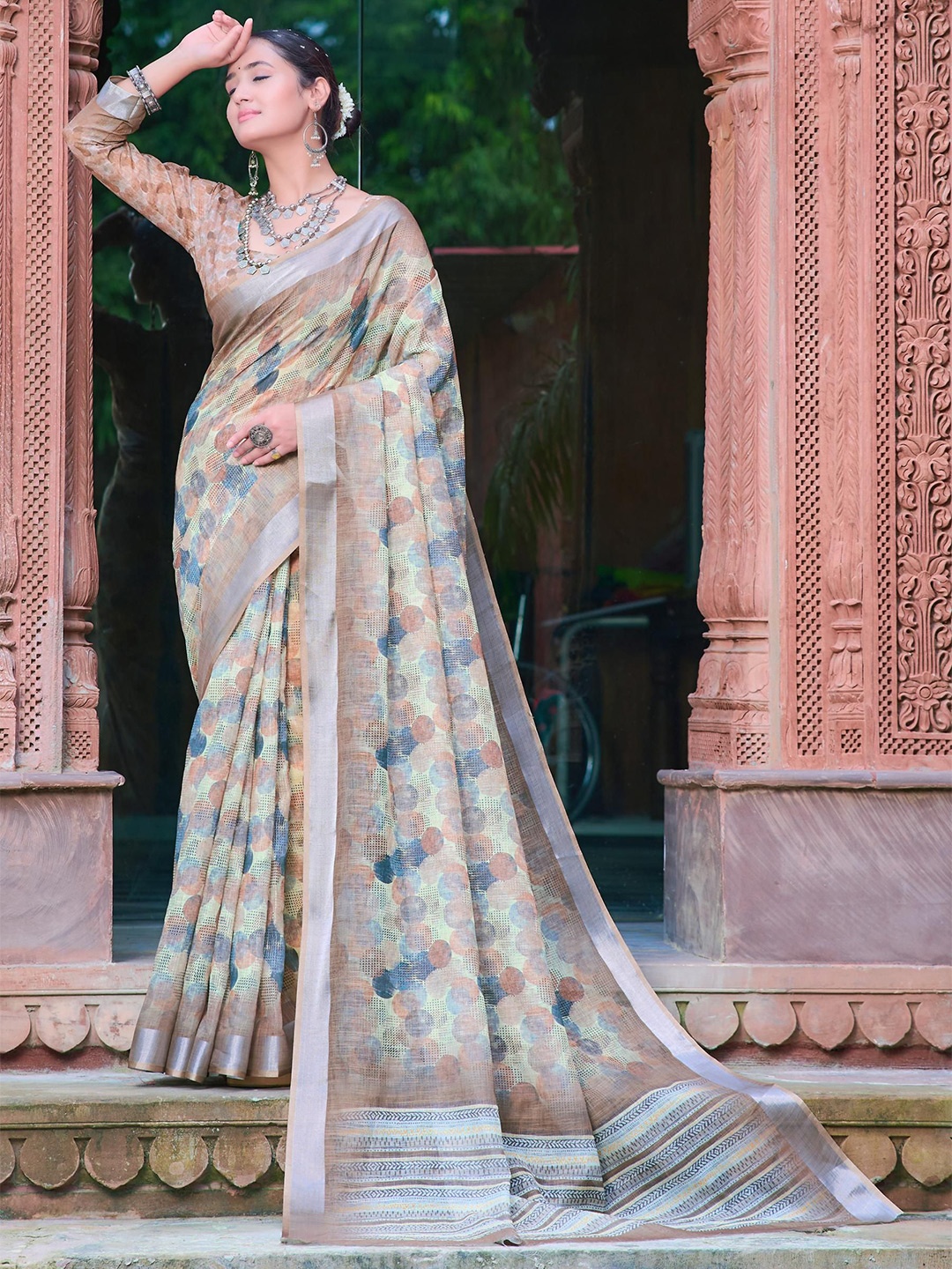 

Quelea Floral Zari Linen Blend Khadi Saree, Cream