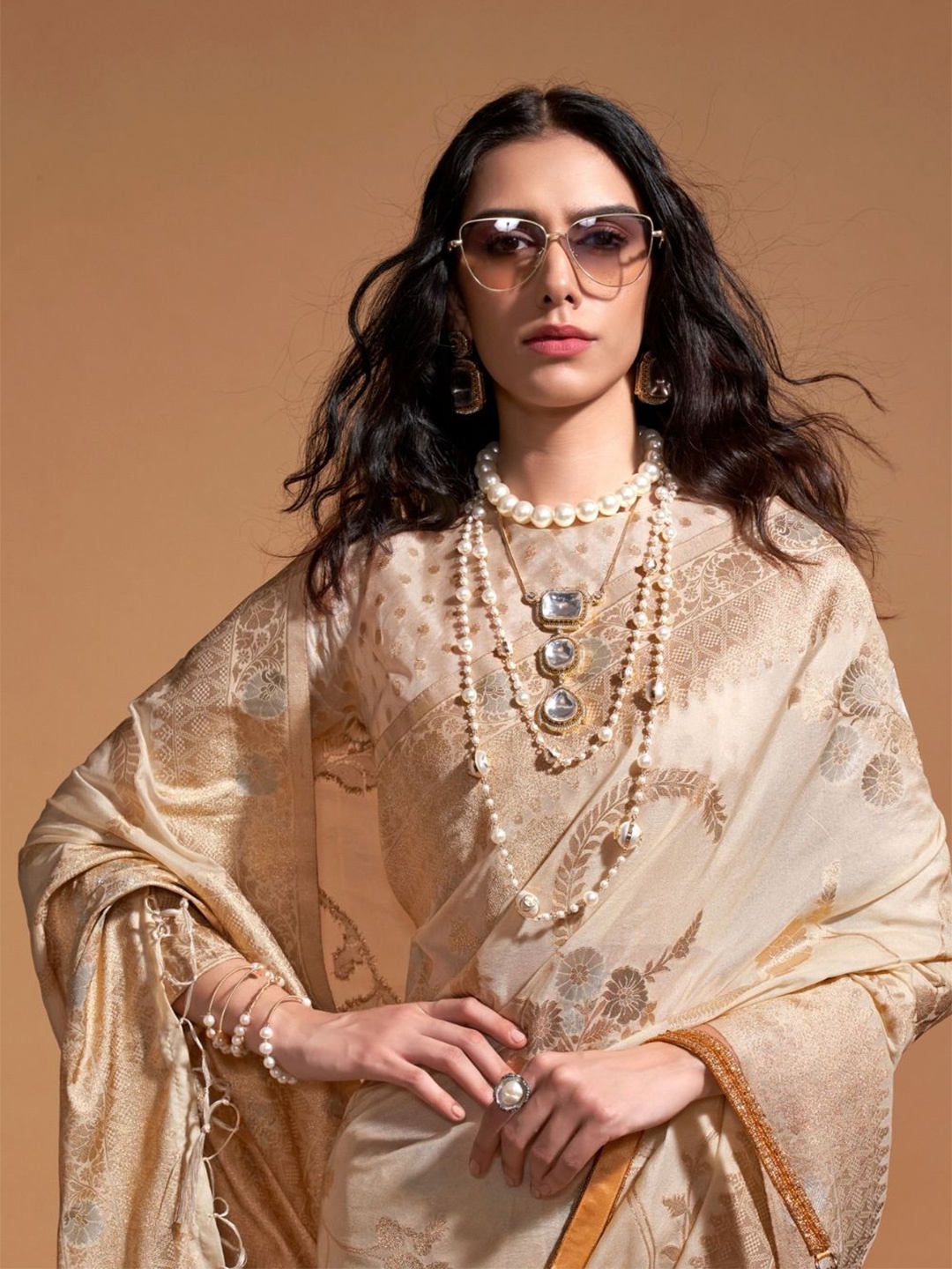 

BLENDIFY Woven Design Zari Pure Georgette Banarasi Saree, White