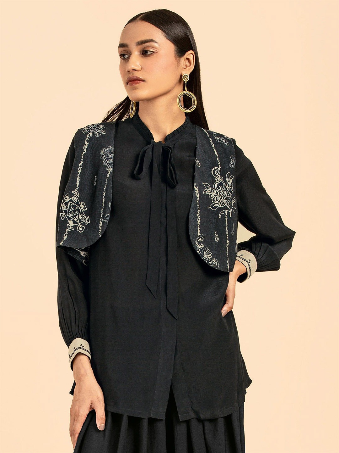 

SAUNDH Tie-Up Neck Georgette Shirt Style Top, Black