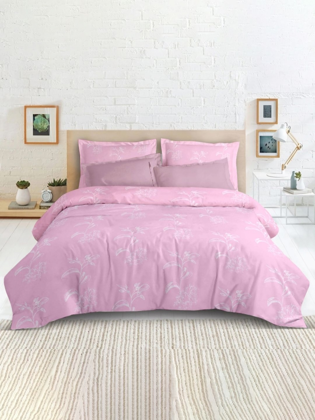 

Enchant Home Satin Glory Queen Pink Printed Cotton 210TC Queen Bedsheet Set 2.54m x 2.28m, Purple