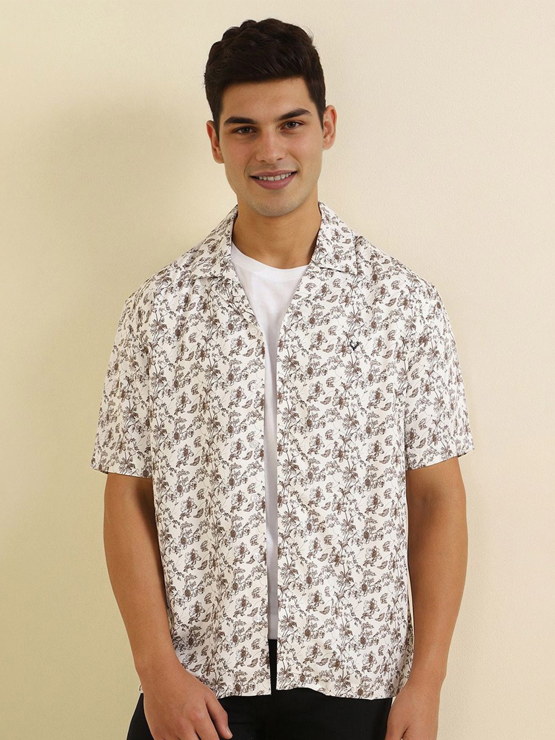 

Allen Solly Men Relaxed Fit Spread Collar Floral Printed Casual Shirt, White
