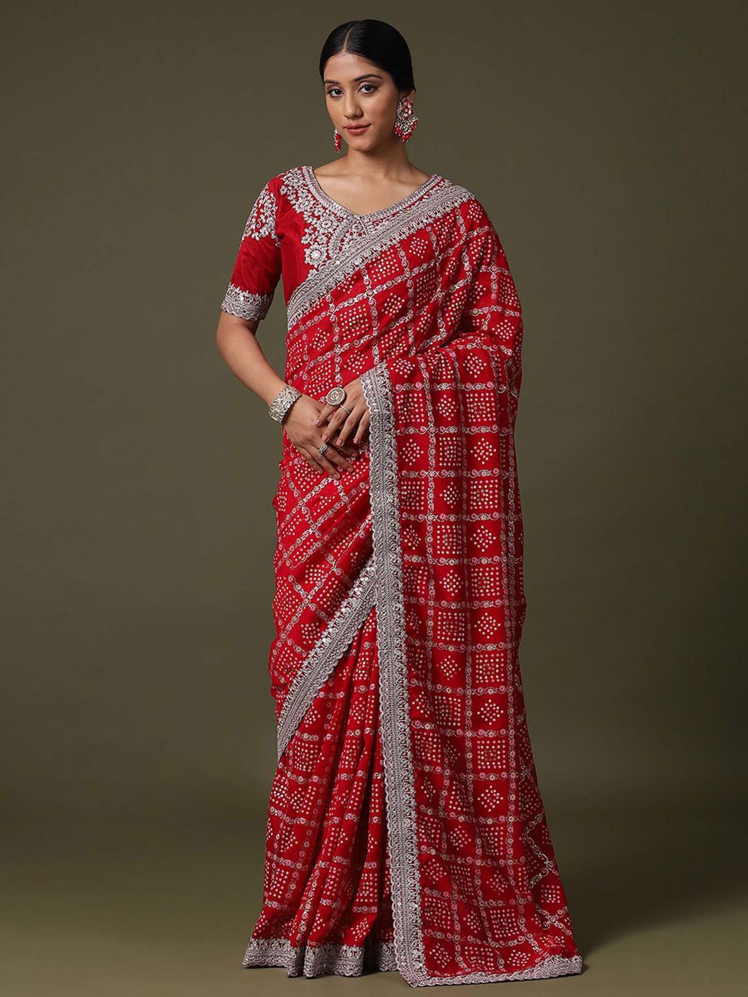 

Saree mall Bandhani Embroidered Silk Blend Bandhani Sarees, Red