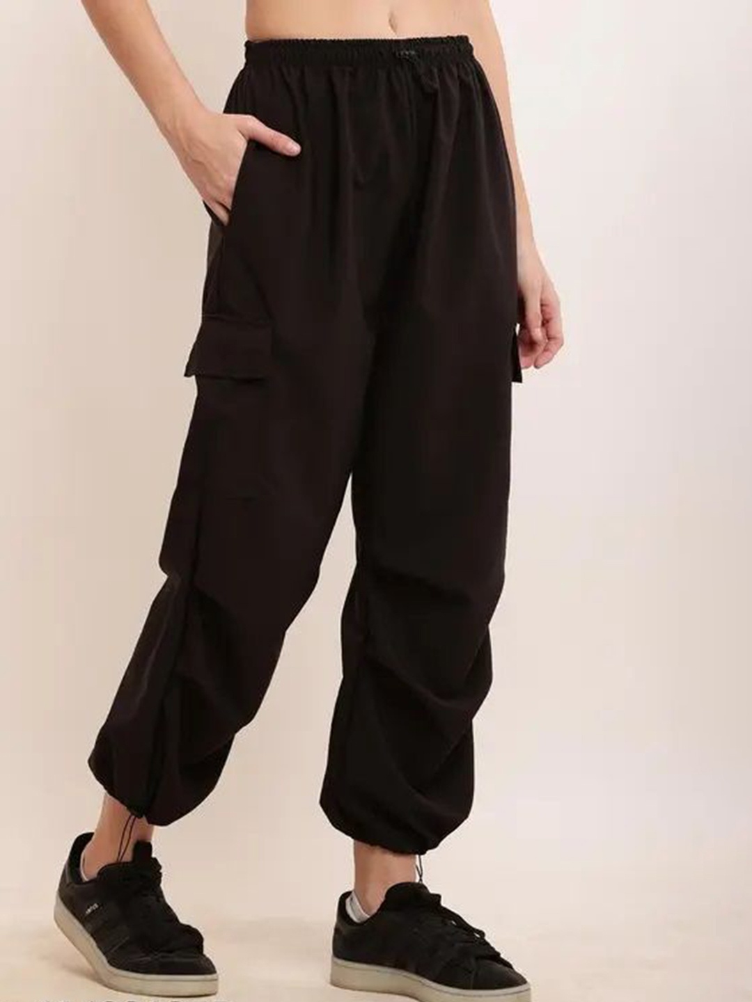 

FLEEPSHORT COLLECTION Girls Relaxed Joggers Trousers, Black