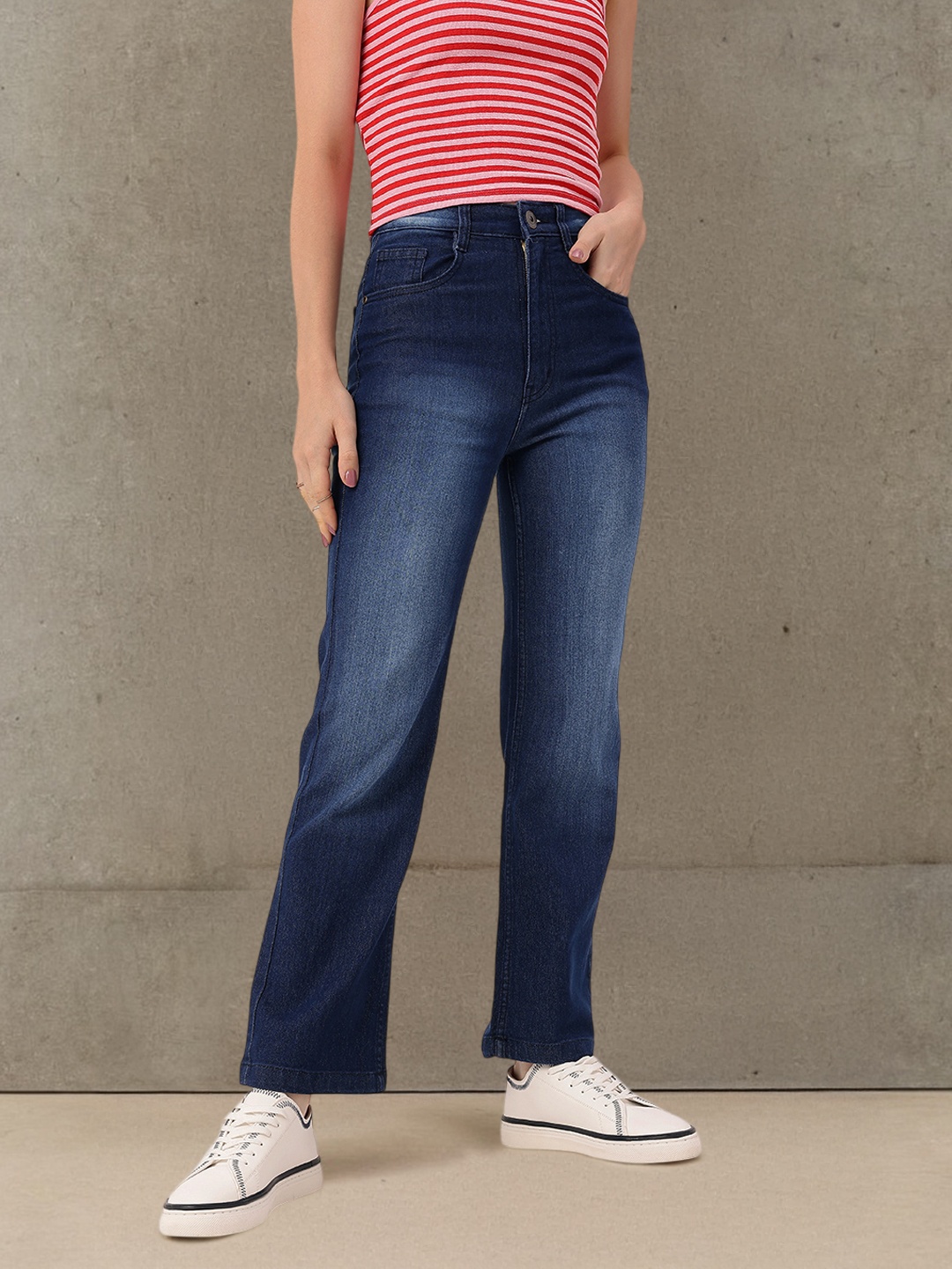 

DressBerry Women Soft Touch Straight Fit Heavy Fade Jeans, Blue
