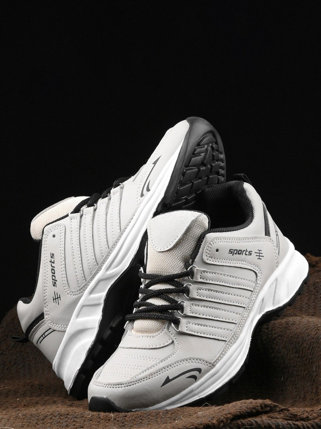 

Genial Men Mesh Running Non-Marking Shoes, Grey