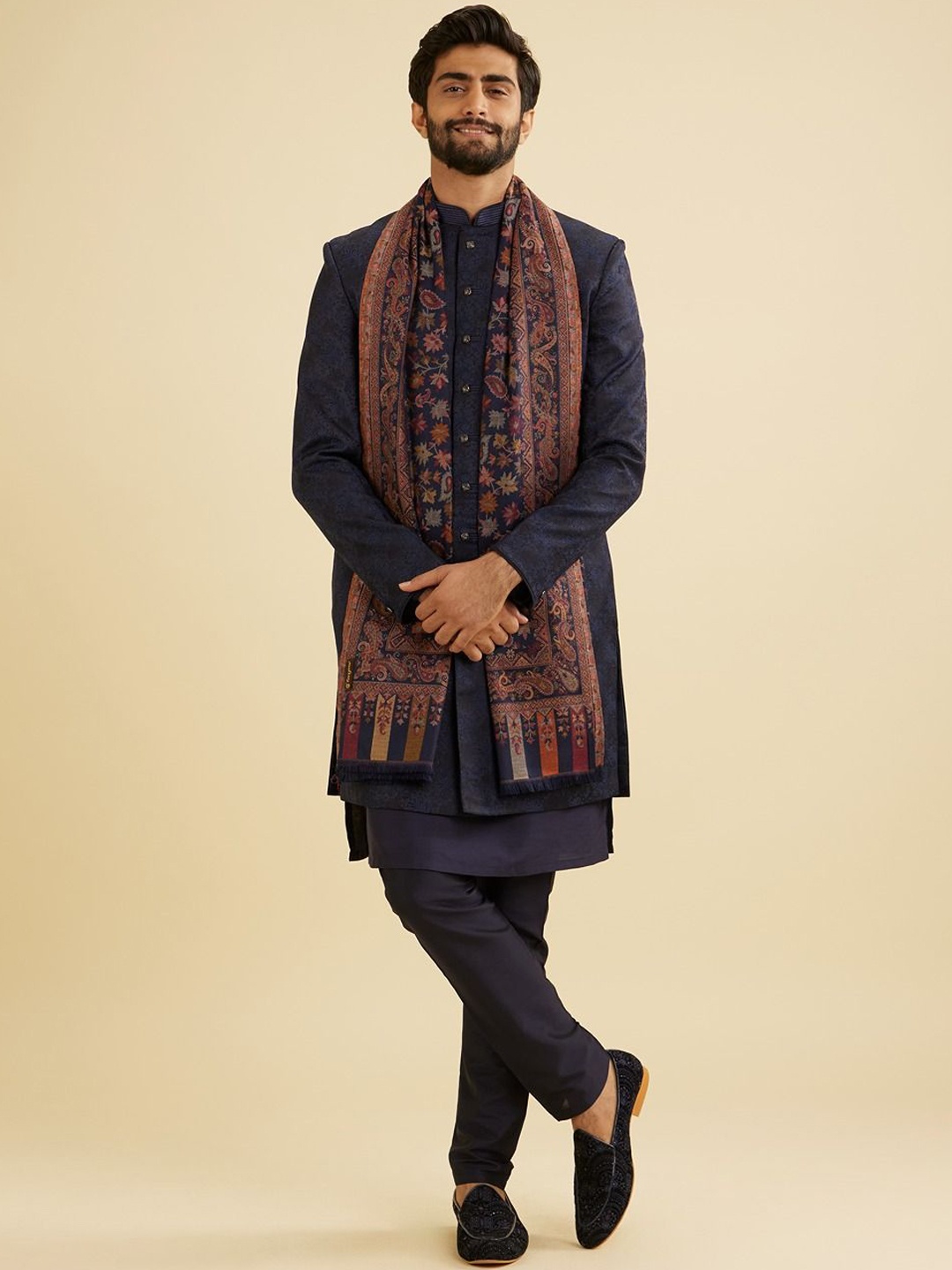 

Manyavar Men Floral Printed Shawl, Navy blue