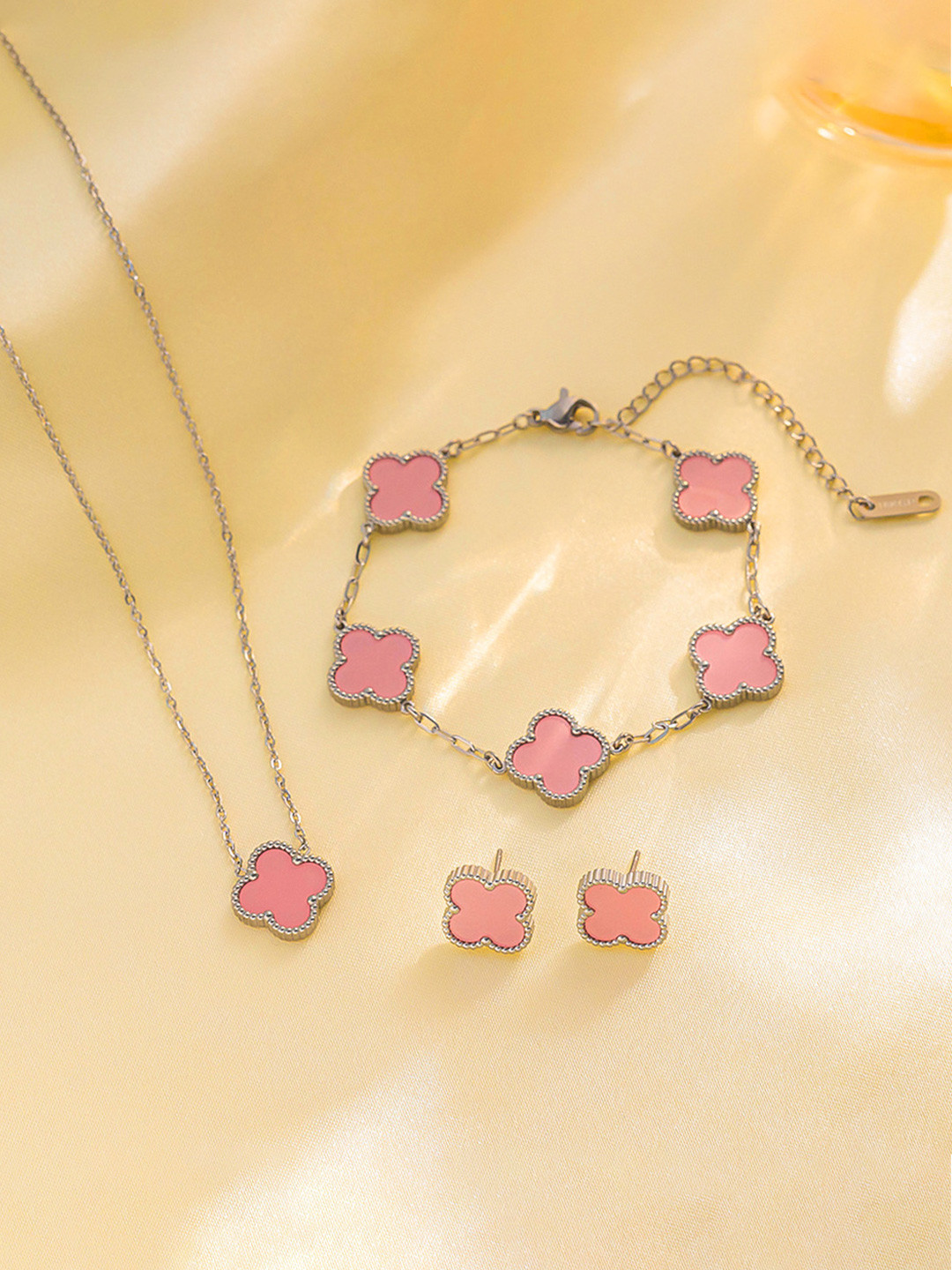 

DressBerry Stainless Steel Gold Plated Stones Studded Anti Tarnish Clover Jewellery Set