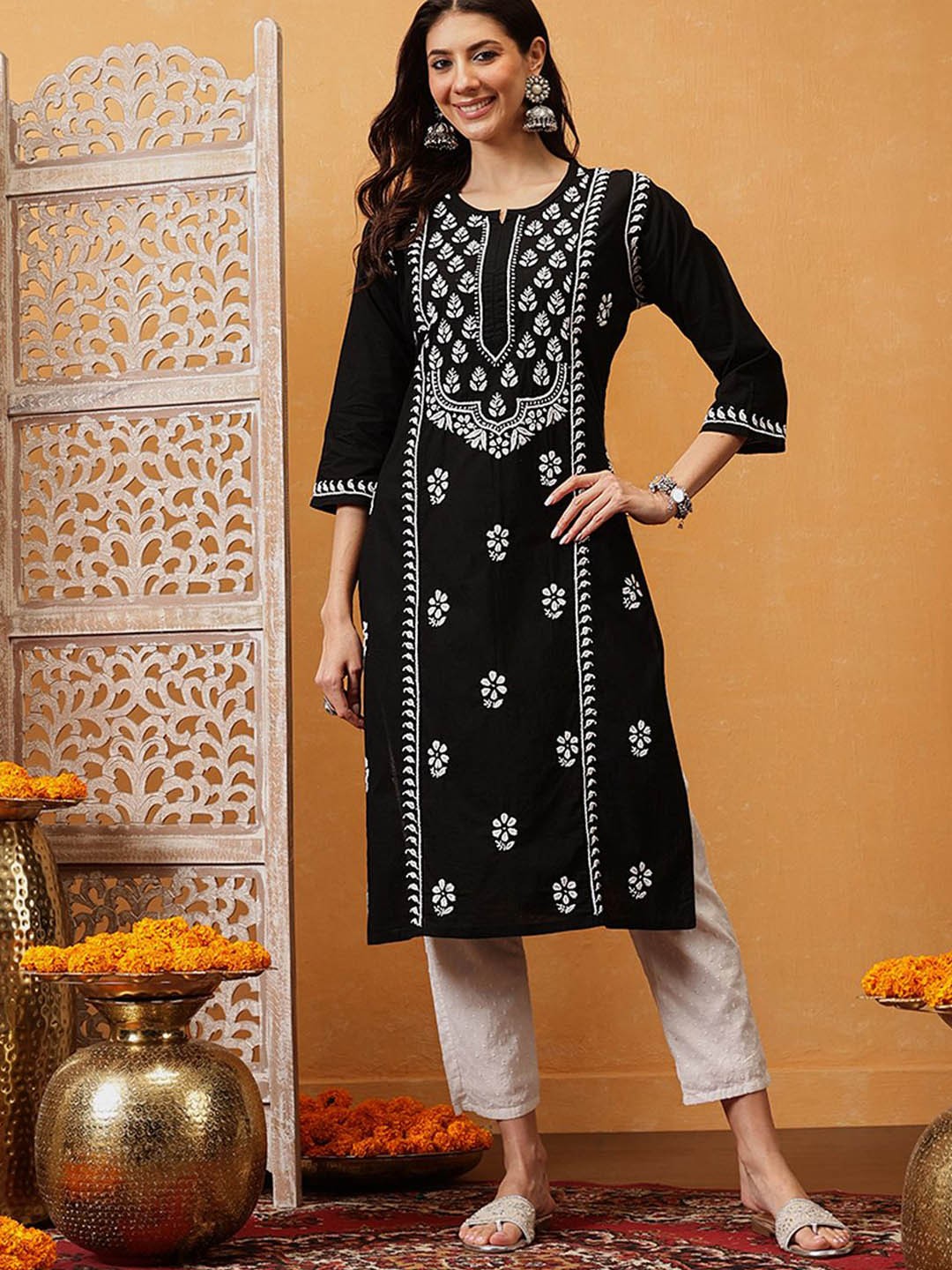 

ADA Ethnic Motifs Embroidered Lucknowi Chikankari Cotton Straight Kurta, Black