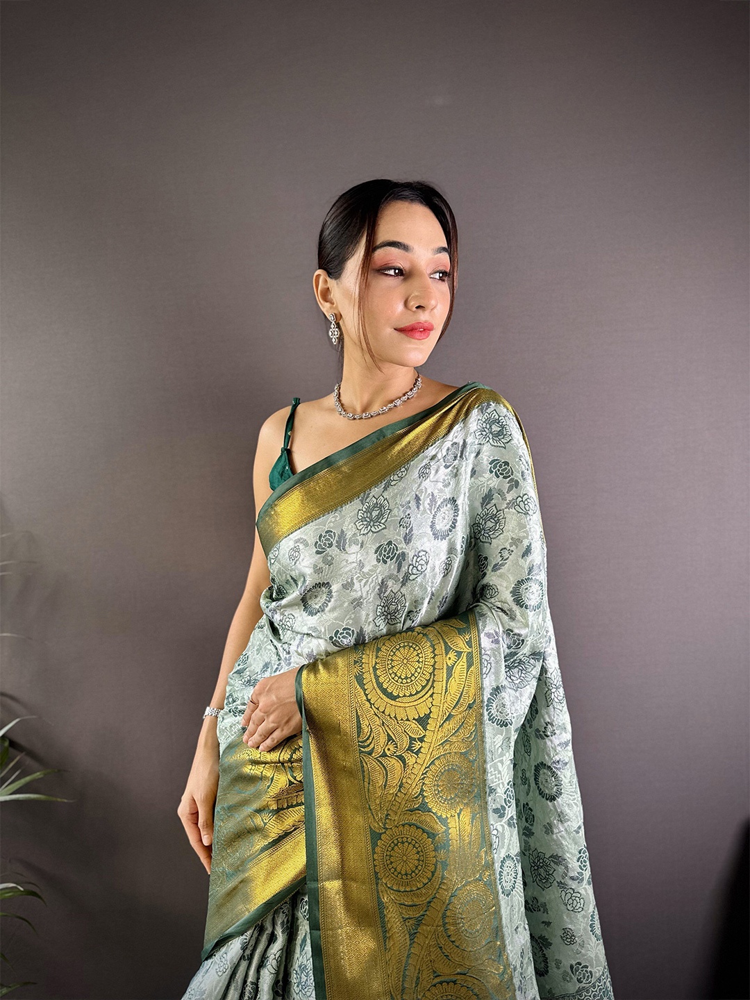 

NIWAA Woven Design Zari Tissue Kanjeevaram Saree, Grey