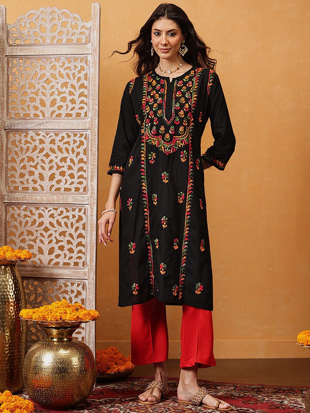 

ADA Ethnic Motifs Embroidered Lucknowi Chikankari Cotton Straight Kurta, Black