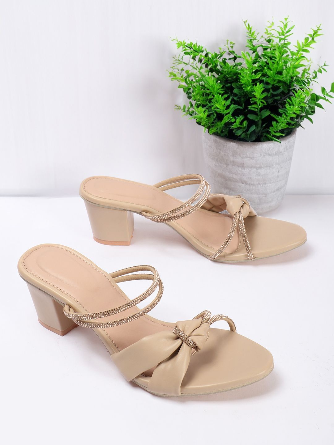 

AVIVASTYLE Block Peep Toes with Buckles, Beige