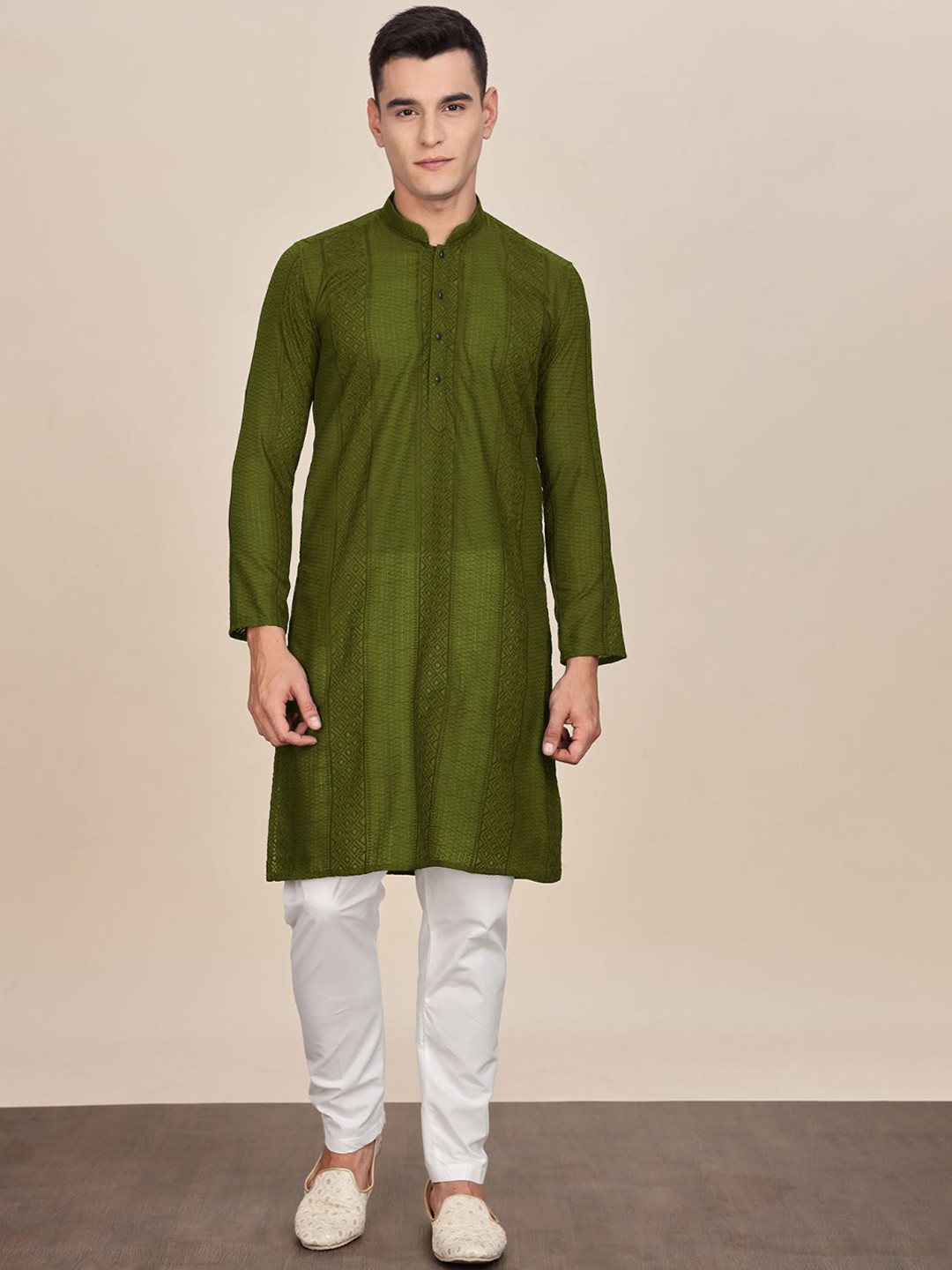 

Anouk Geometric Embroidered Thread Work Straight Cotton Kurta, Green